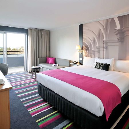 Mercure Melbourne Treasury Gardens Bagian luar foto