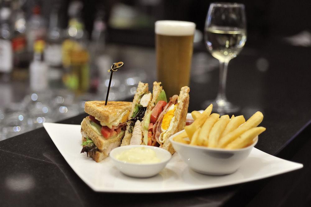 Mercure Melbourne Treasury Gardens Bagian luar foto