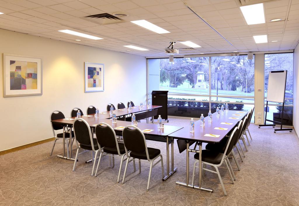 Mercure Melbourne Treasury Gardens Bagian luar foto