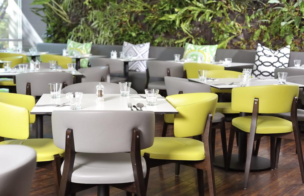 Mercure Melbourne Treasury Gardens Bagian luar foto