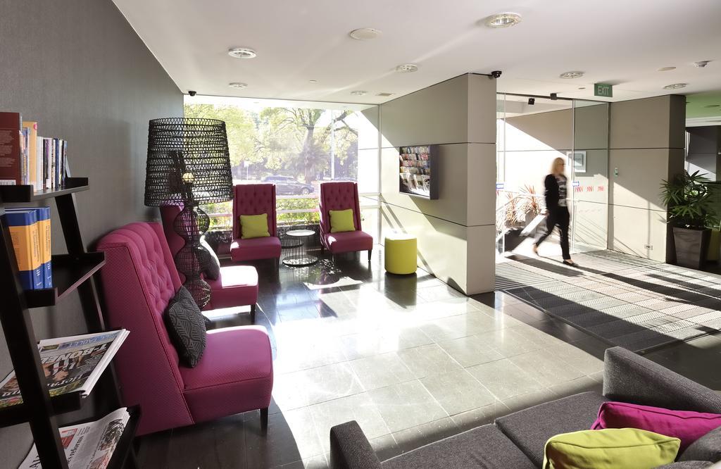 Mercure Melbourne Treasury Gardens Bagian luar foto