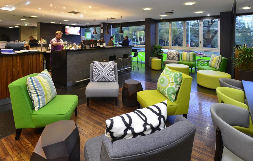 Mercure Melbourne Treasury Gardens Bagian luar foto