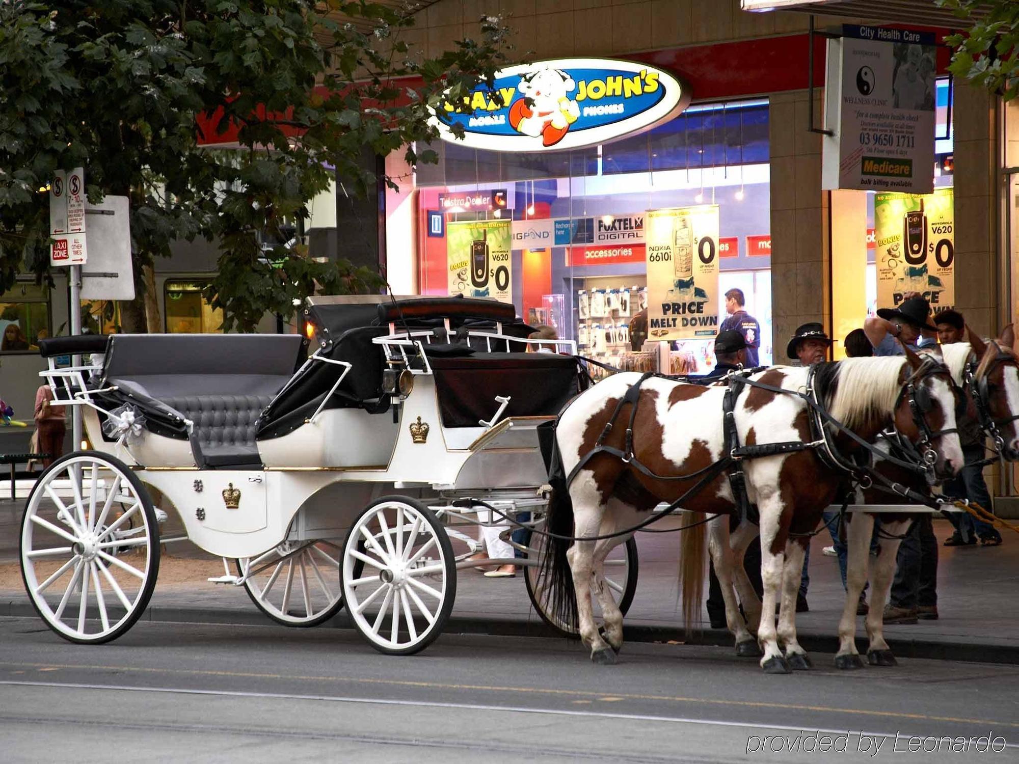 Mercure Melbourne Treasury Gardens Bagian luar foto