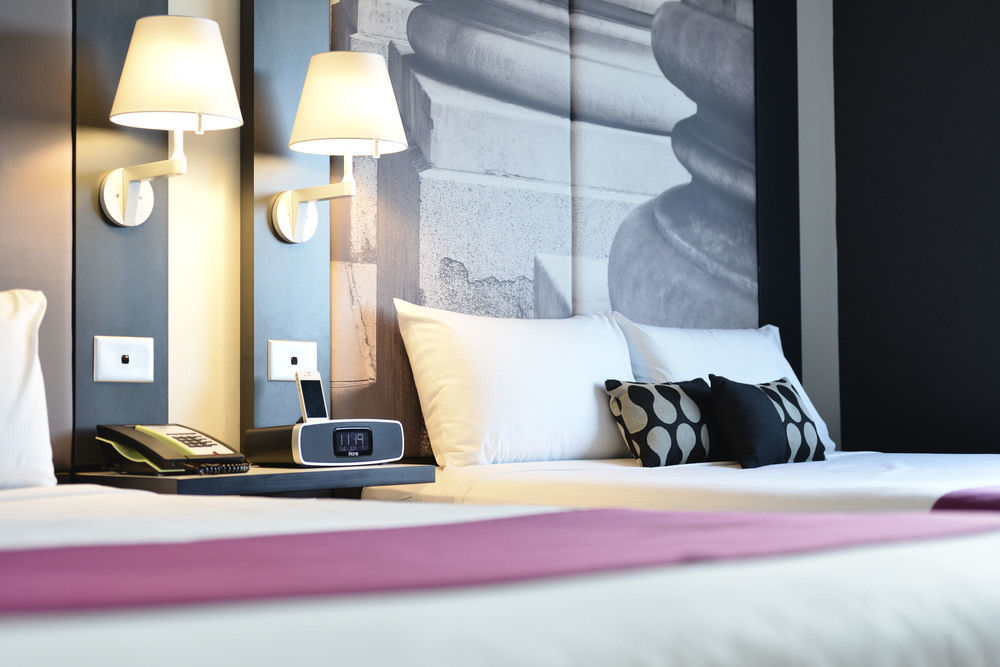 Mercure Melbourne Treasury Gardens Bagian luar foto