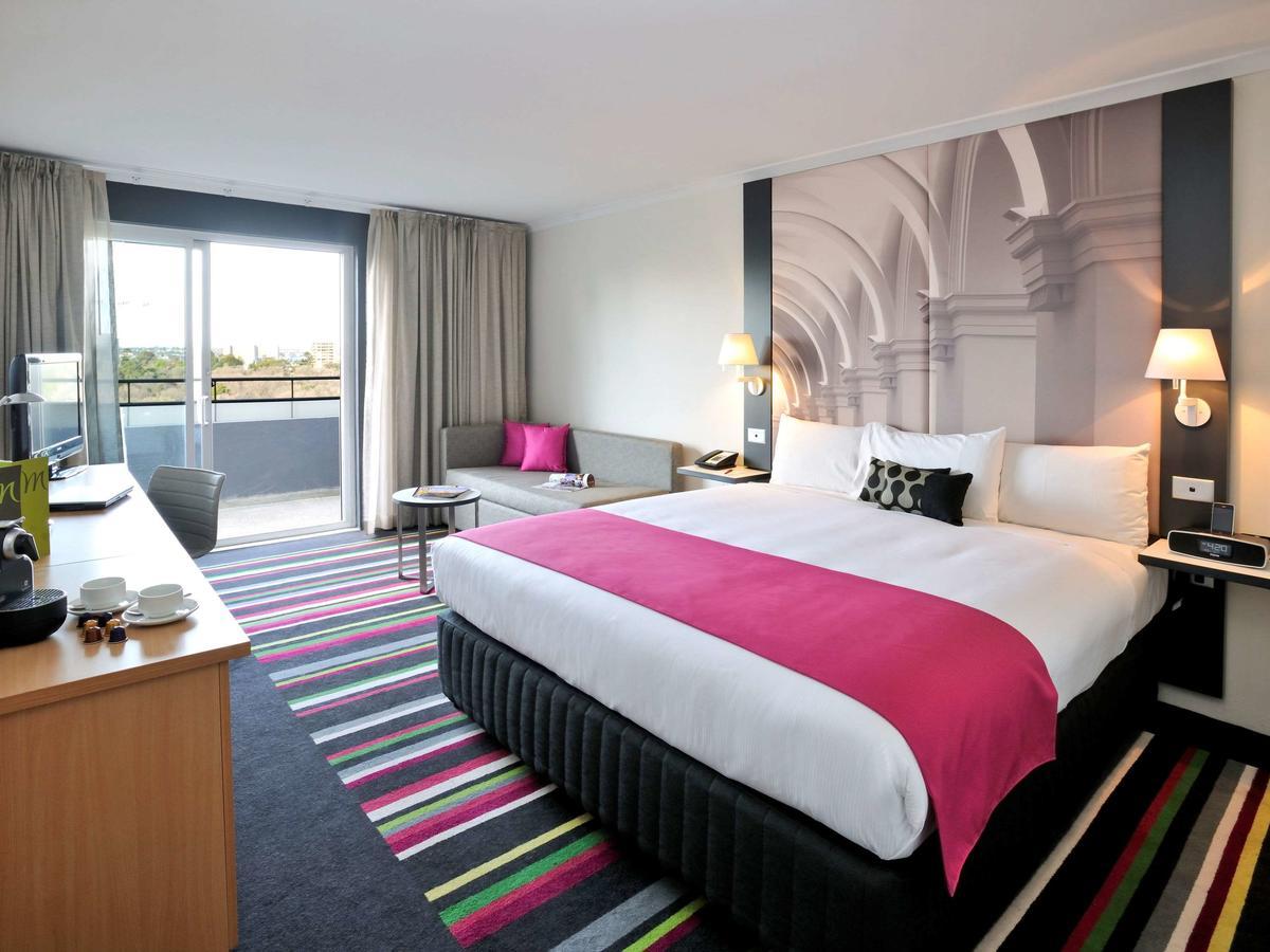Mercure Melbourne Treasury Gardens Bagian luar foto