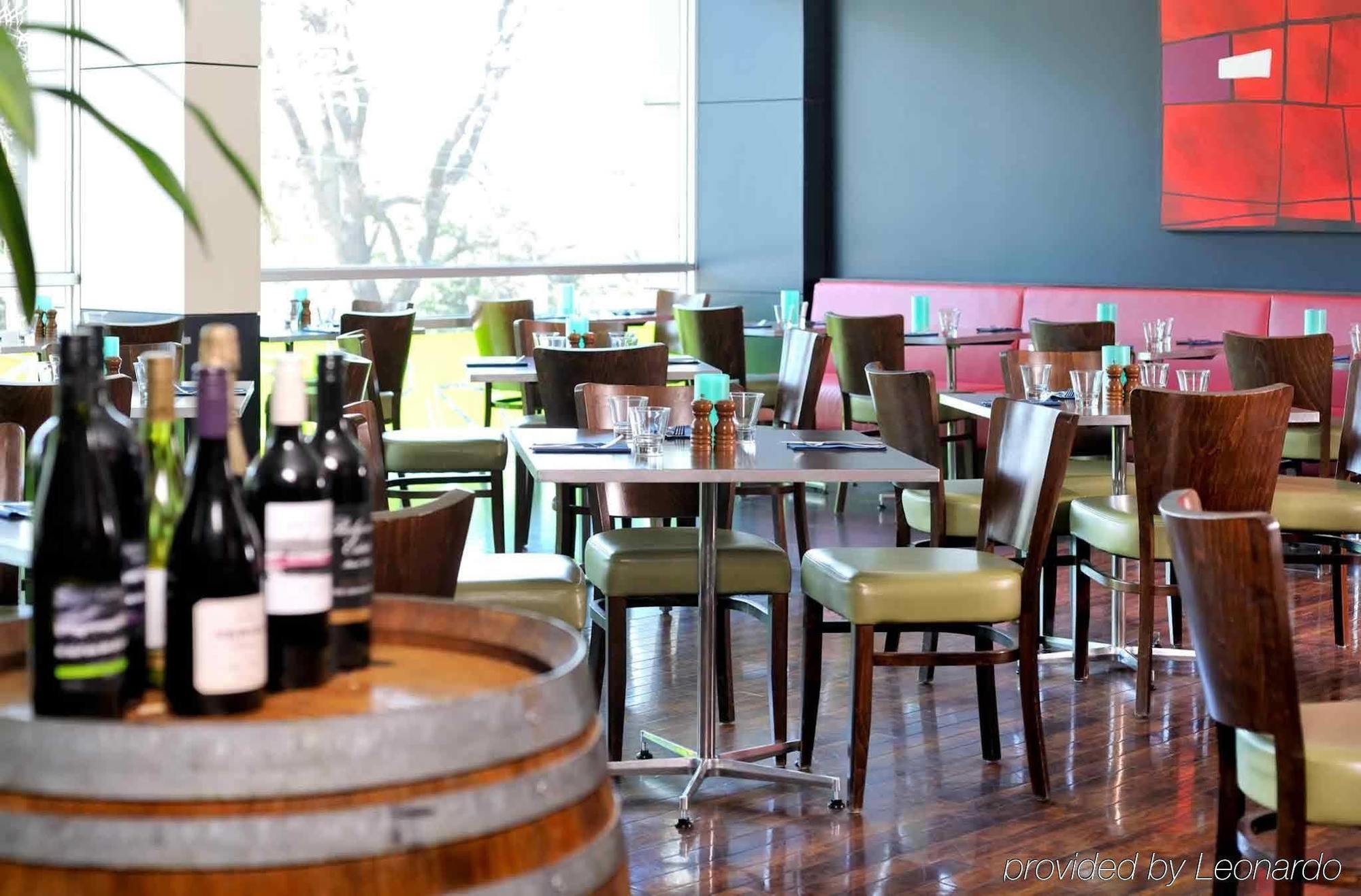 Mercure Melbourne Treasury Gardens Restoran foto