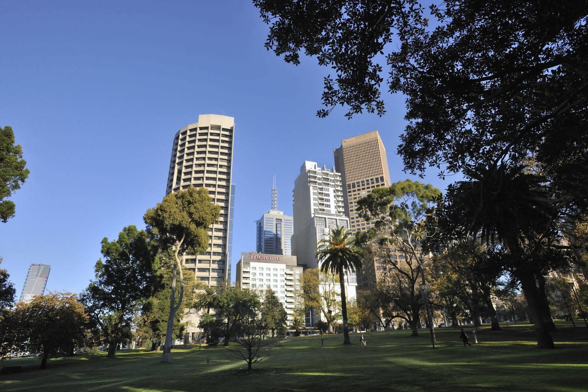 Mercure Melbourne Treasury Gardens Bagian luar foto